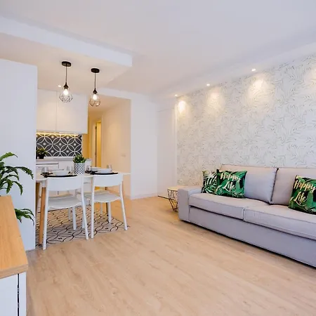 Apartment Stylish & Modern 2 Bedroom In Olympia Playa Americas